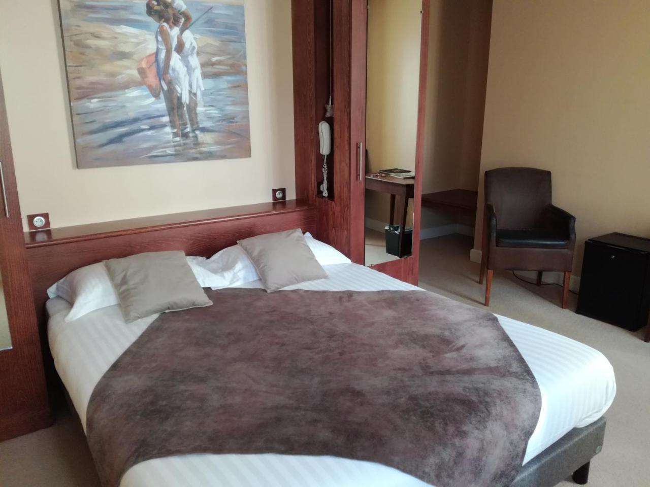 Logis Hotel Le Moulin De Chalons 르구아 외부 사진